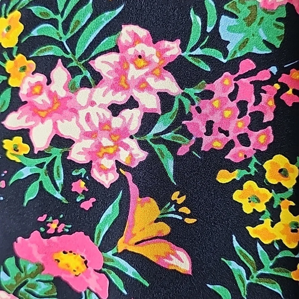 J.Crew women's sleevless top.‎ Beautiful colors completely lined. Size medium. - Picture 7 of 12